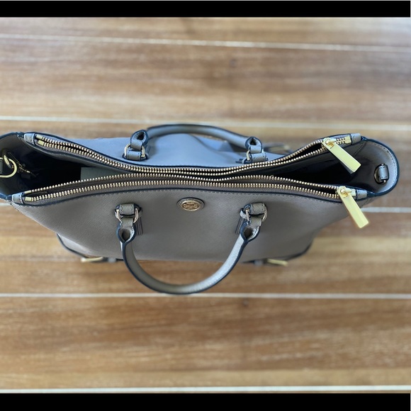 Tory Burch Robinson Multi Tote - NWT - Picture 2 of 9